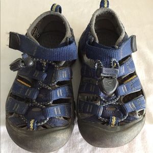 Keen water sandals sz 8 toddler